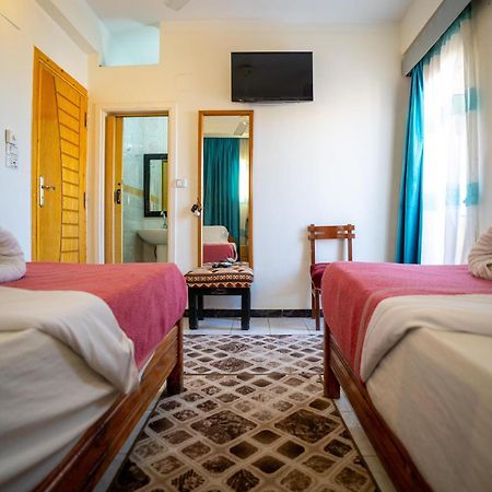 Venus Hotel Luxor 日本人 大歓迎 Bagian luar foto